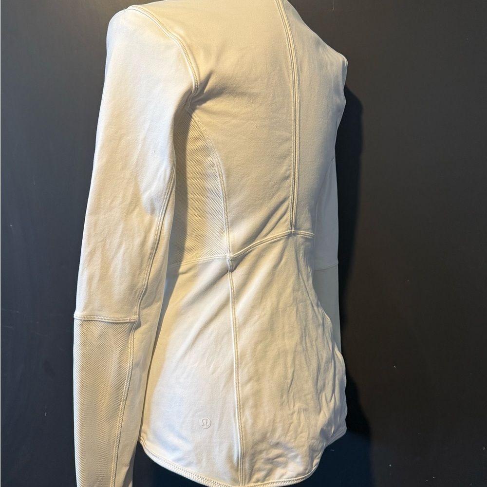 Lululemon Mesh Is More Jacket - Picture 3 of 8